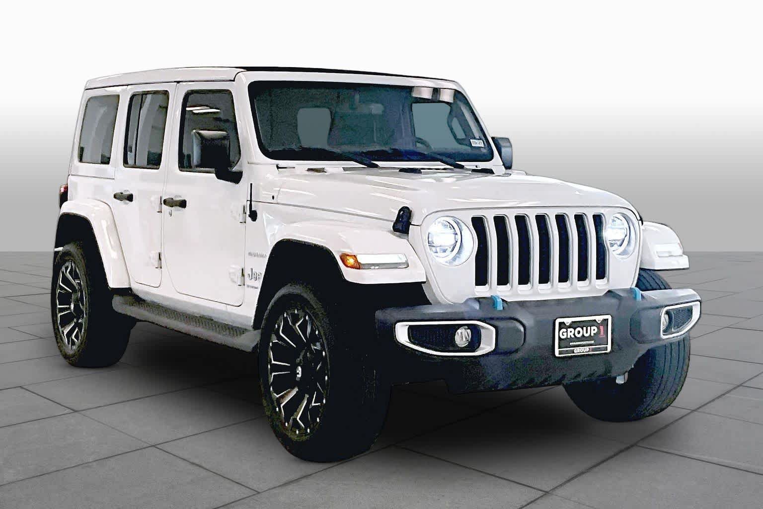 Used 2023 Jeep Wrangler Unlimited Sahara AWD/4WD image 2