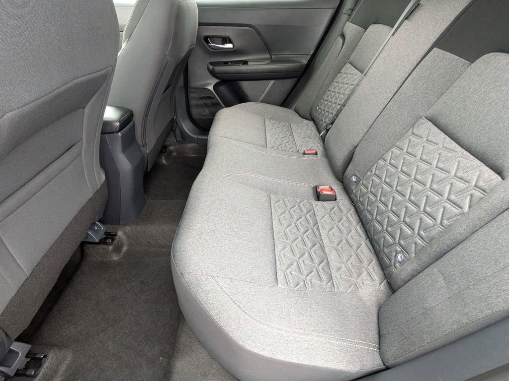 Used 2025 Nissan Kicks SV w/ SV Premium Package image 18