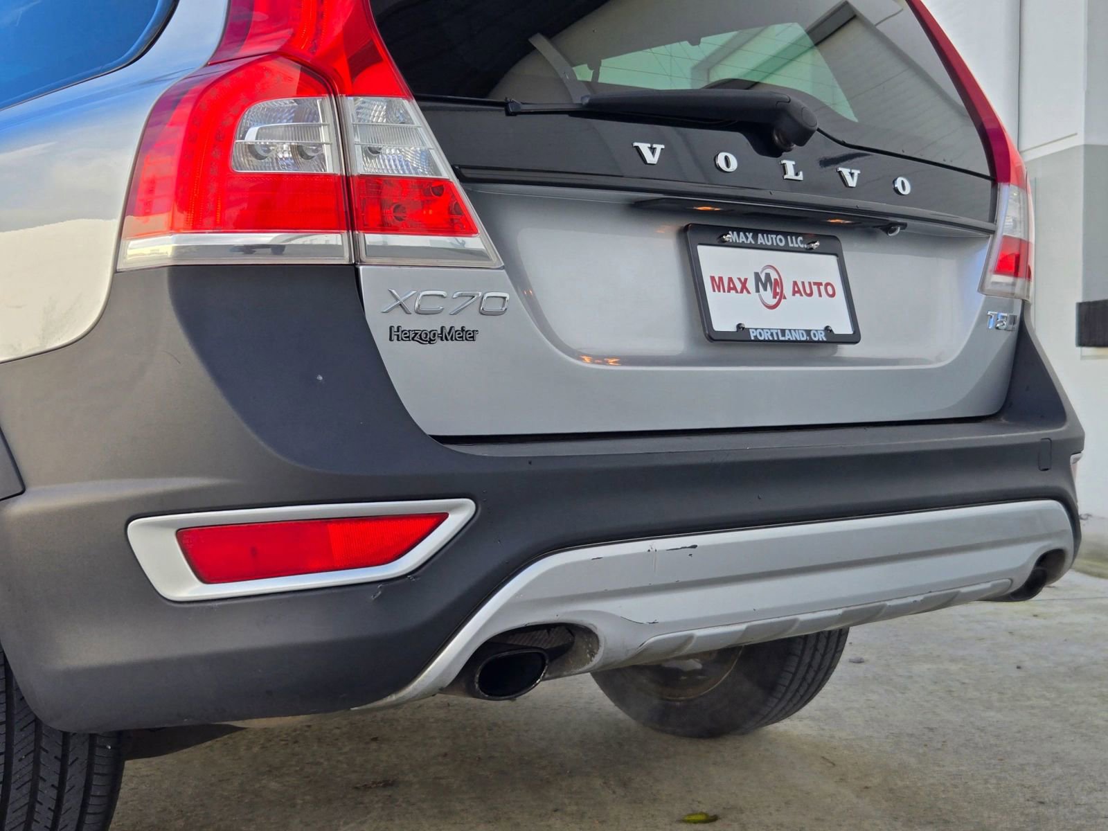 Used 2016 Volvo XC70 T5 Premier w/ Proximity Package image 34