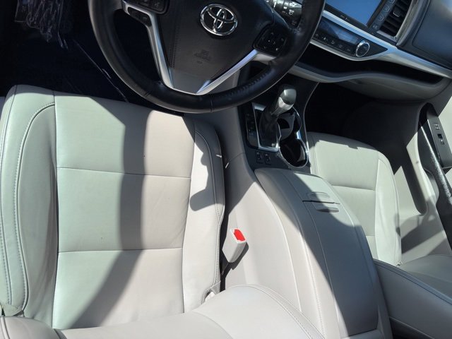 Used 2015 Toyota Highlander XLE image 15