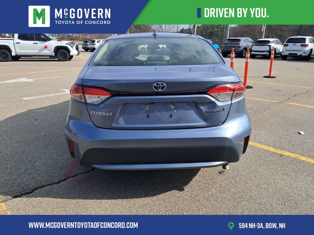 Used 2022 Toyota Corolla LE FWD image 3