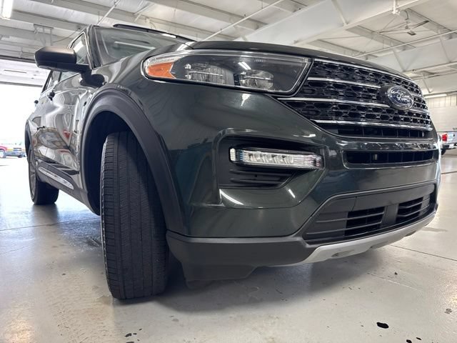 Used 2022 Ford Explorer XLT w/ Equipment Group 202A AWD/4WD image 39