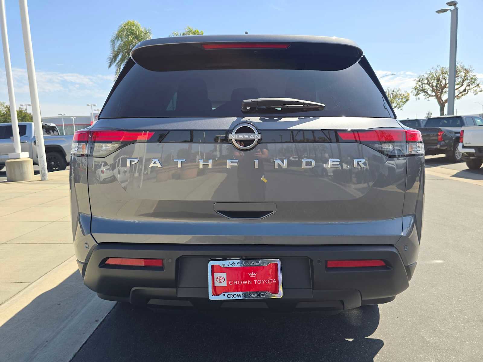 Used 2025 Nissan Pathfinder SV w/ Cargo Package FWD image 14