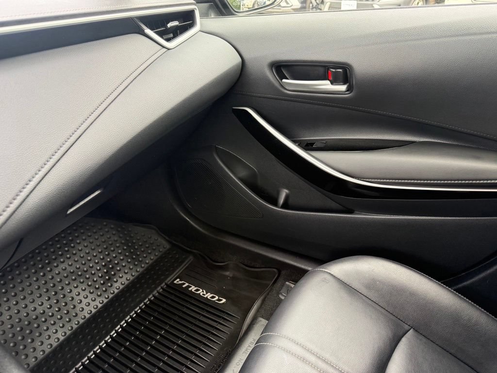 Used 2020 Toyota Corolla XLE FWD image 30