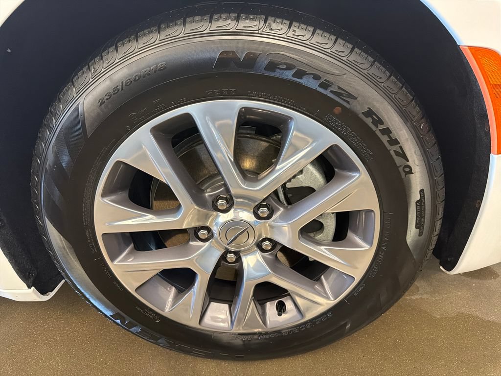 Used 2024 Chrysler Pacifica Pinnacle FWD image 22