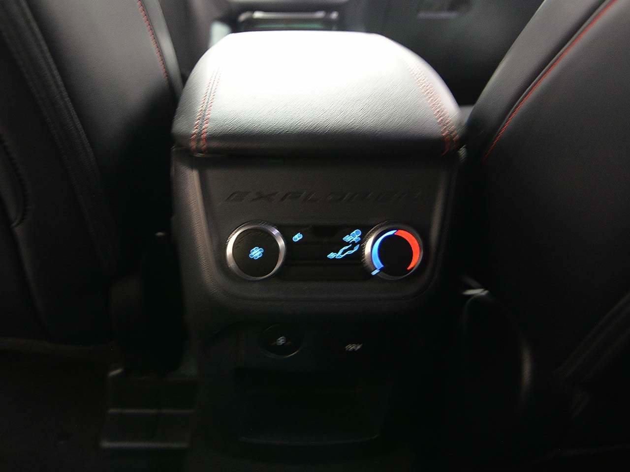 Used 2025 Ford Explorer ST-Line RWD image 9