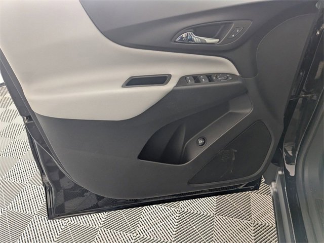 Used 2023 Chevrolet Equinox LT w/ Driver Convenience Package image 10