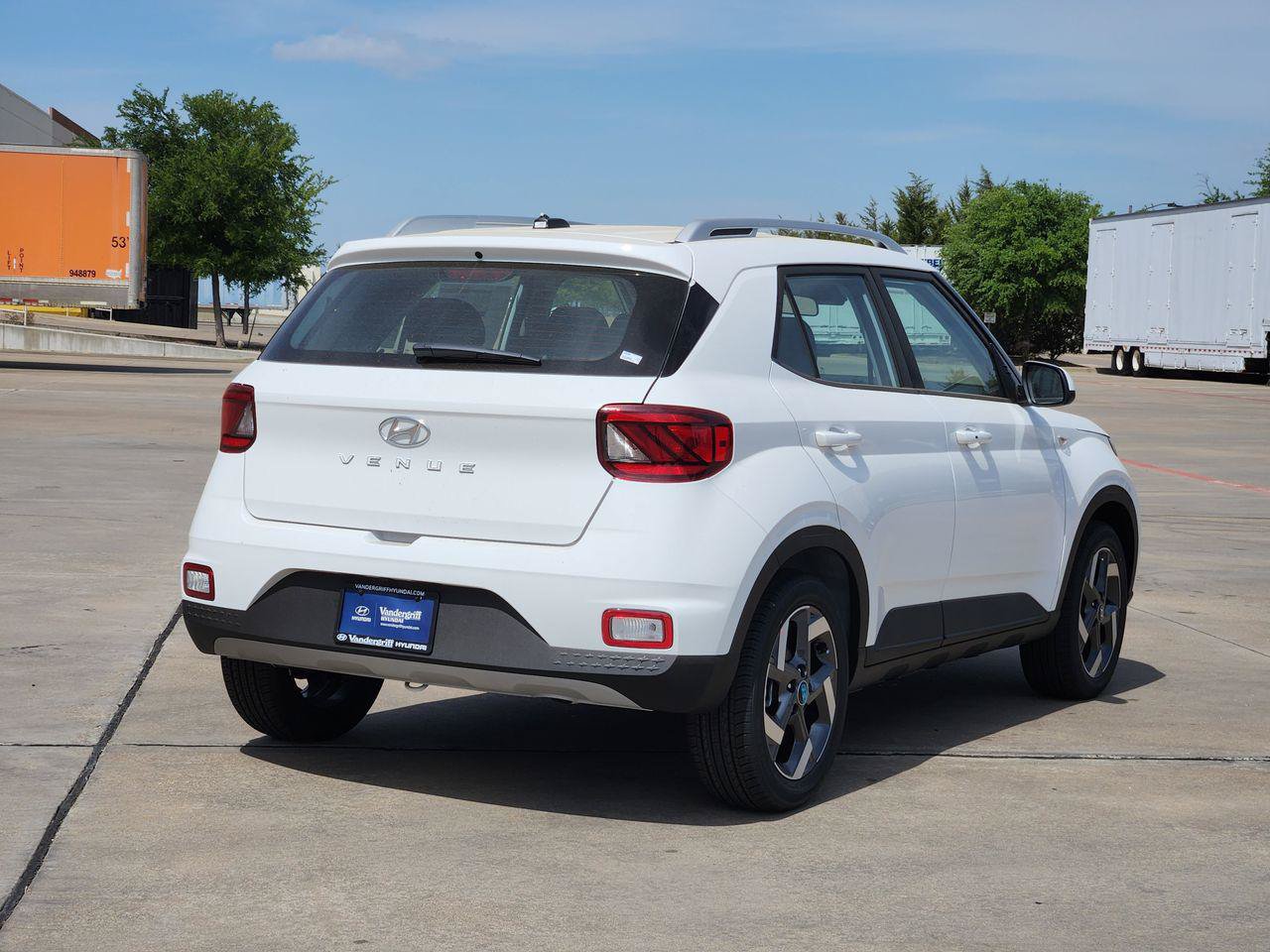 New 2026 Hyundai Venue SEL FWD image 4