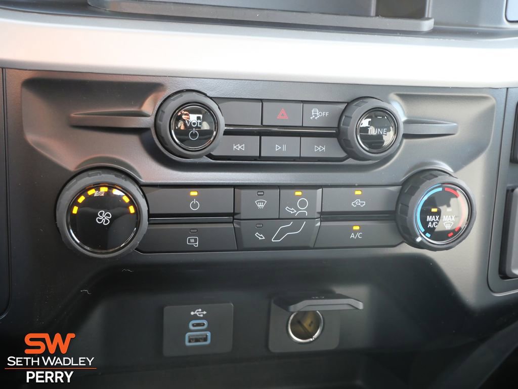 New 2026 Ford F250 XL w/ XL Chrome Package image 24