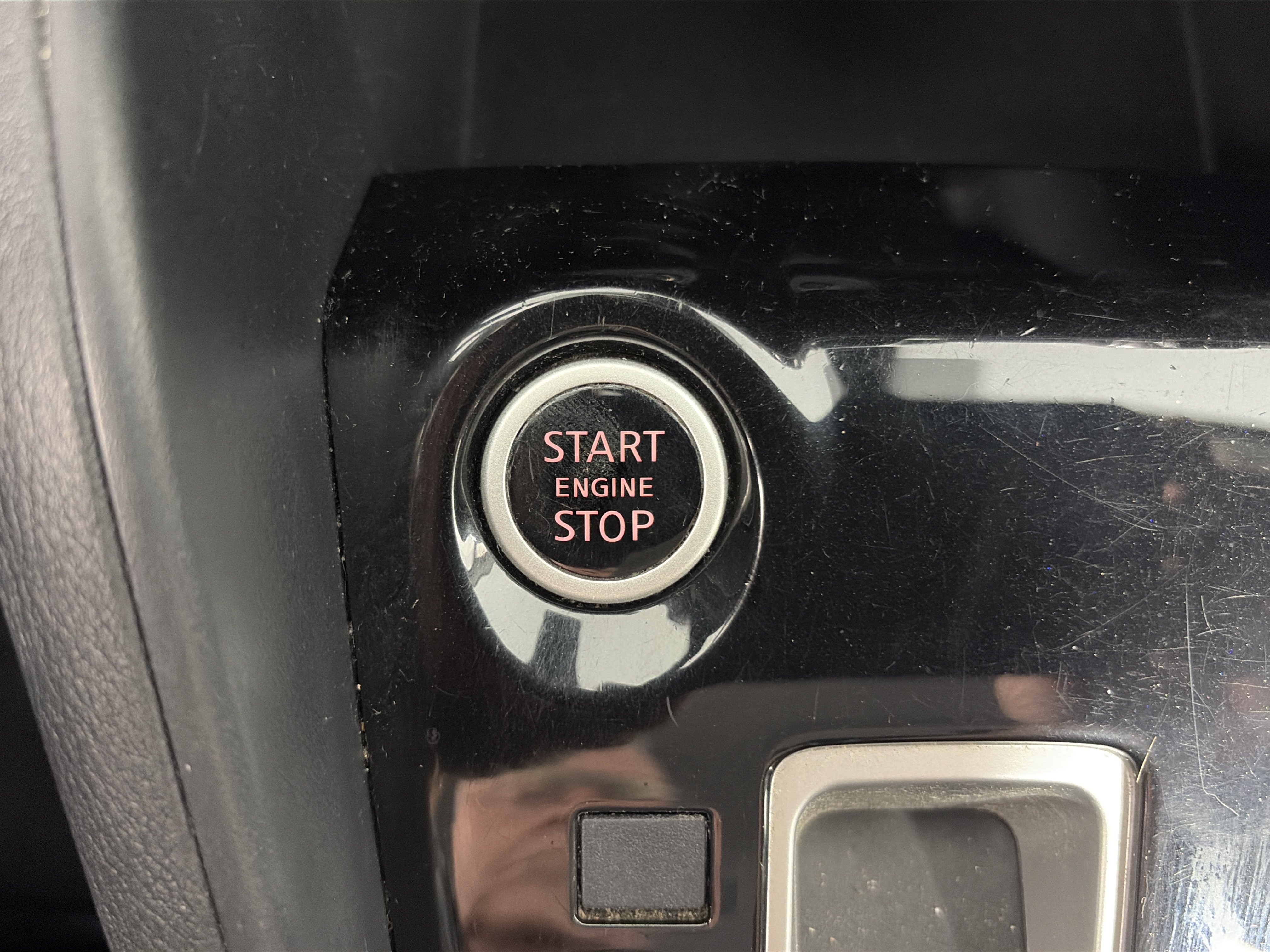 Used 2020 Nissan Versa S FWD image 27