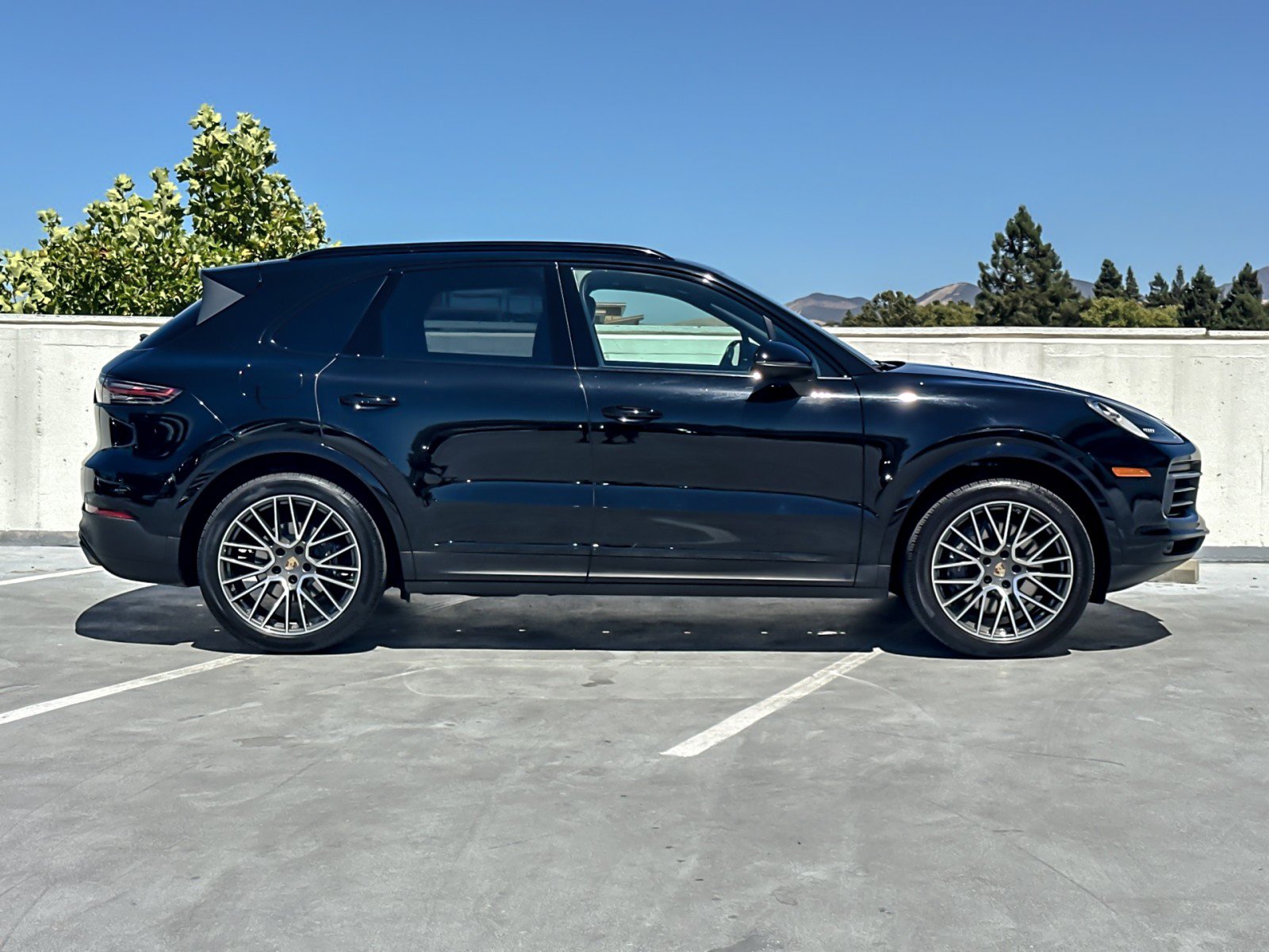 Used 2023 Porsche Cayenne AWD/4WD image 9