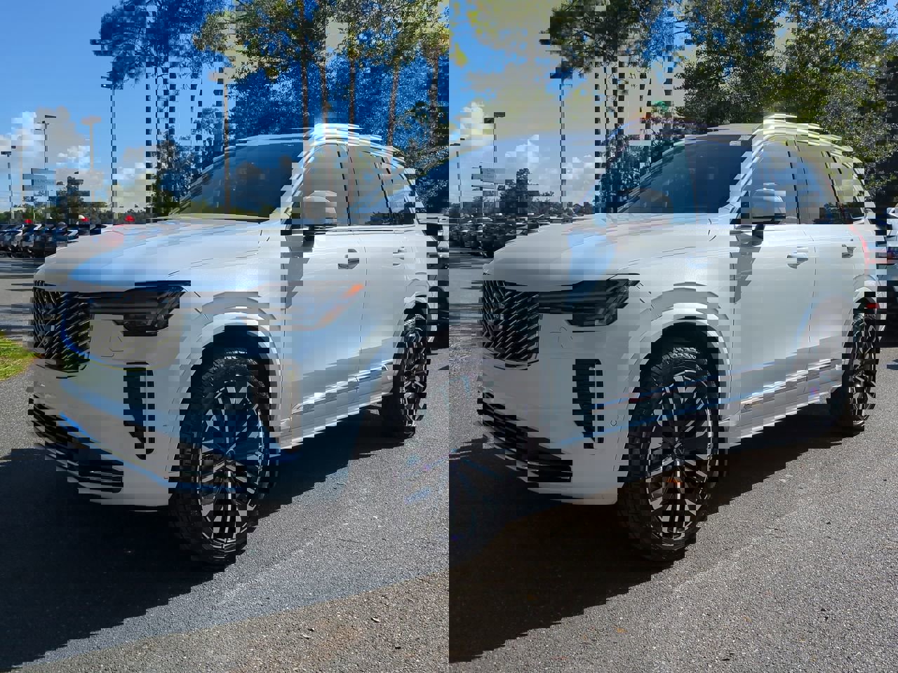 New 2026 Volvo XC90 B6 Plus w/ Protection Package Premier image 8