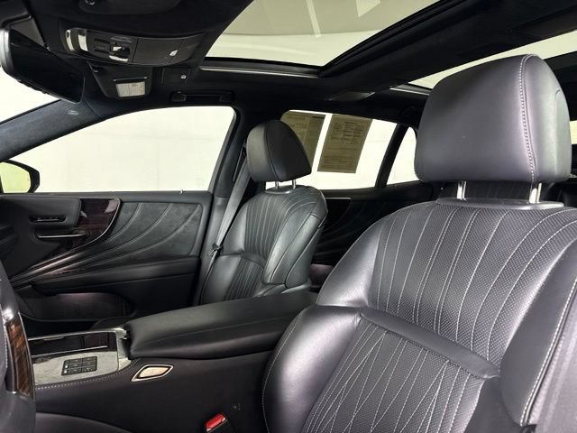 Used 2023 Lexus LS 500 w/ Interior Upgrade Package RWD image 5
