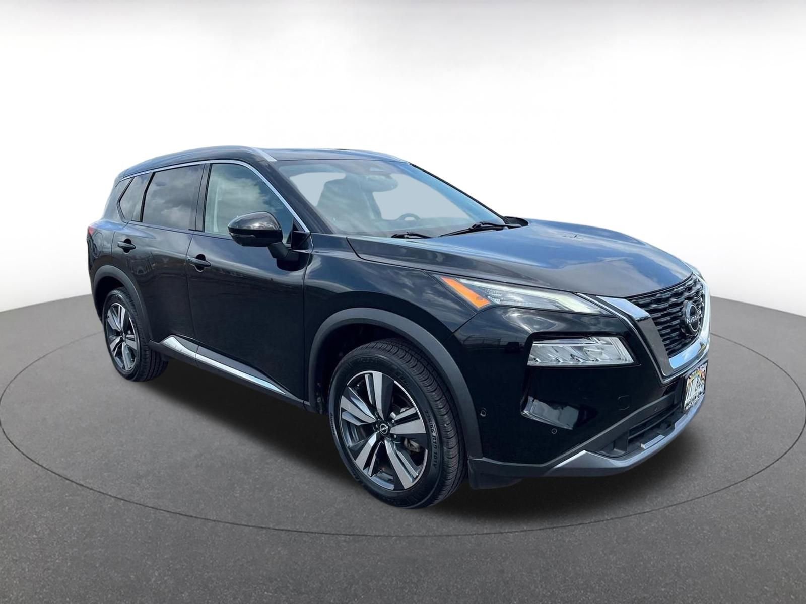 Used 2023 Nissan Rogue SL w/ SL Premium Package image 1