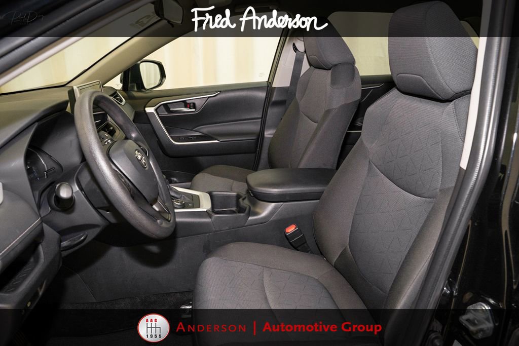 Used 2025 Toyota RAV4 XLE AWD/4WD image 10