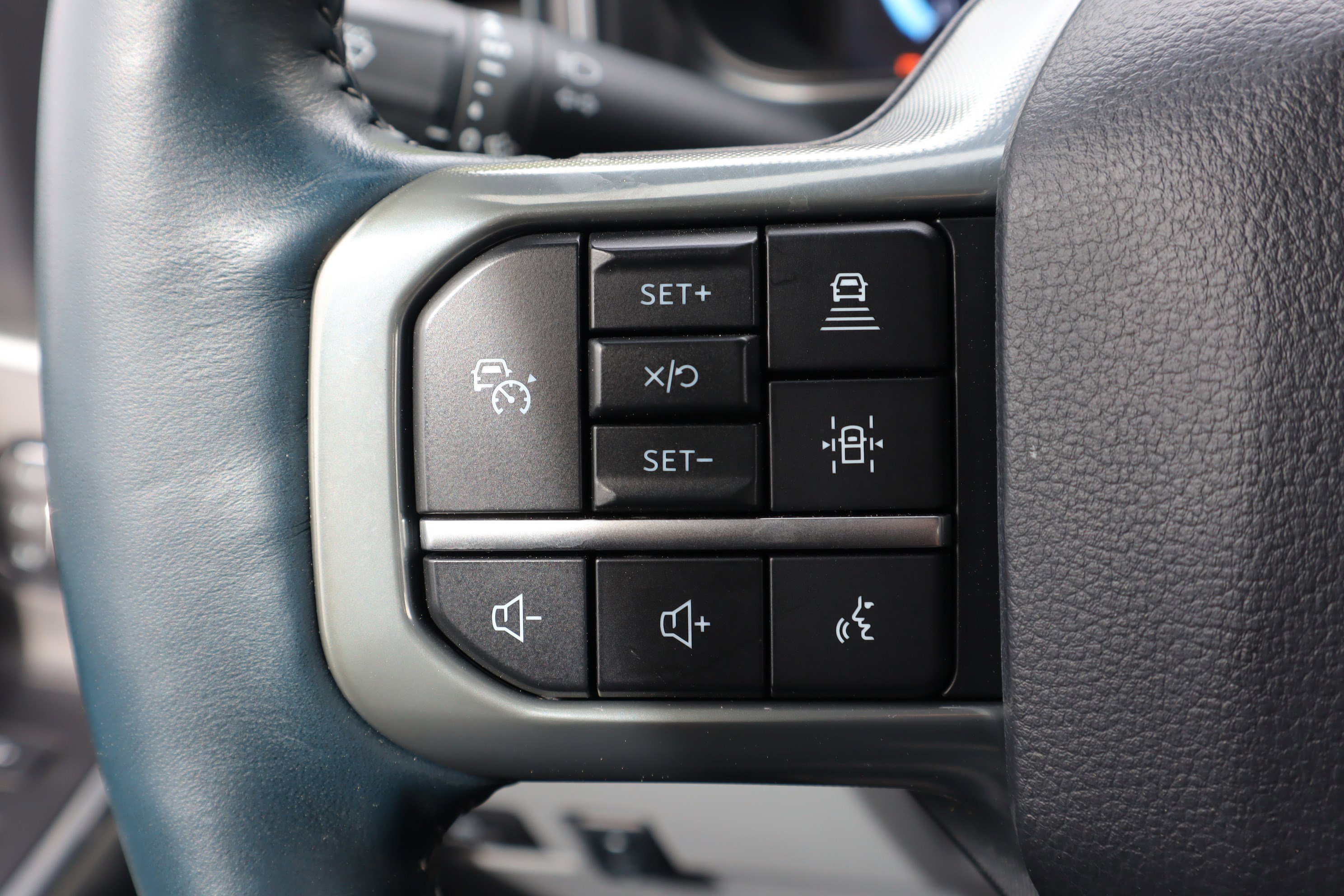 Used 2024 Ford F250 Limited w/ FX4 Off-Road Package AWD/4WD image 18