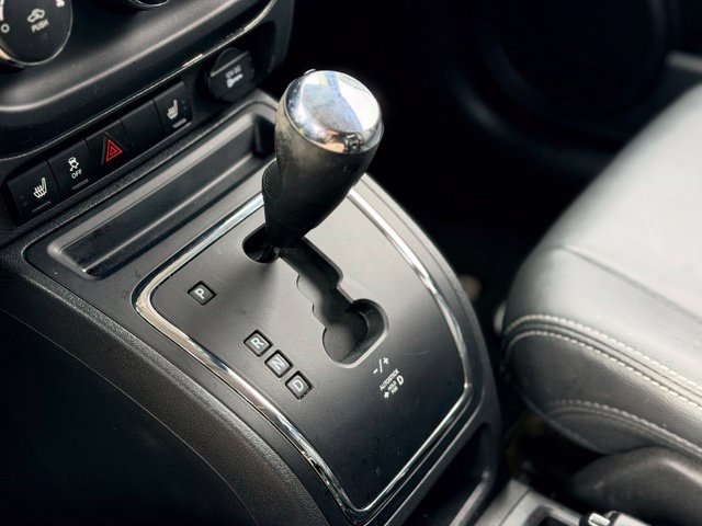 Used 2015 Jeep Patriot High Altitude AWD/4WD image 13