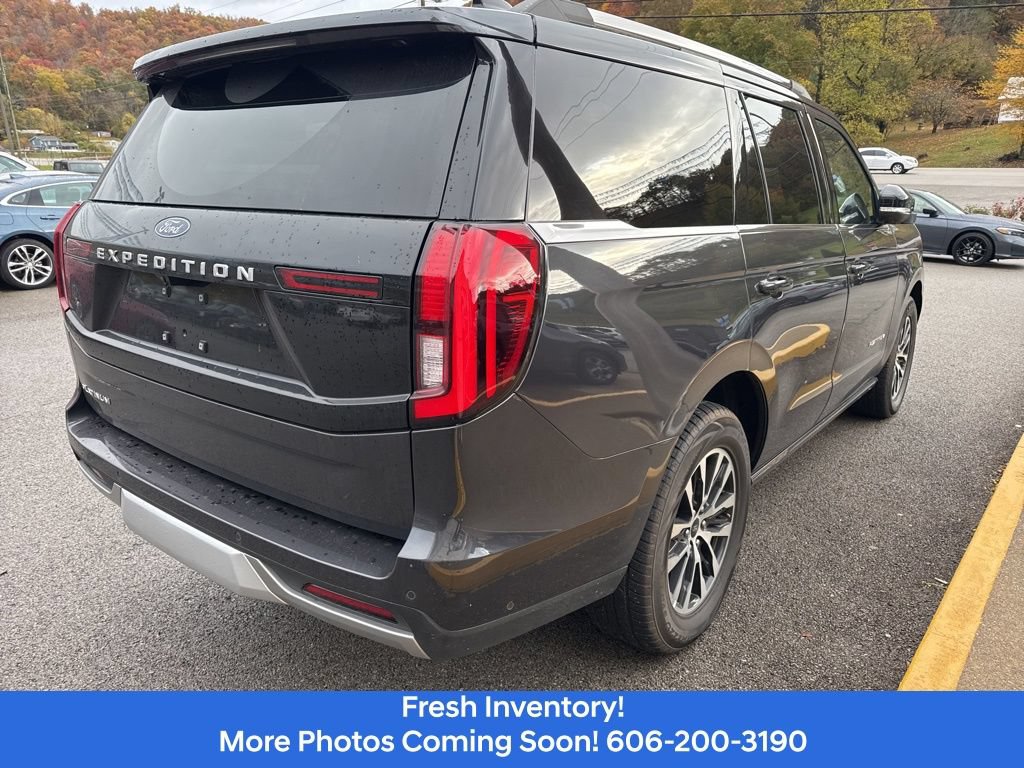 Used 2025 Ford Expedition Platinum AWD/4WD image 6