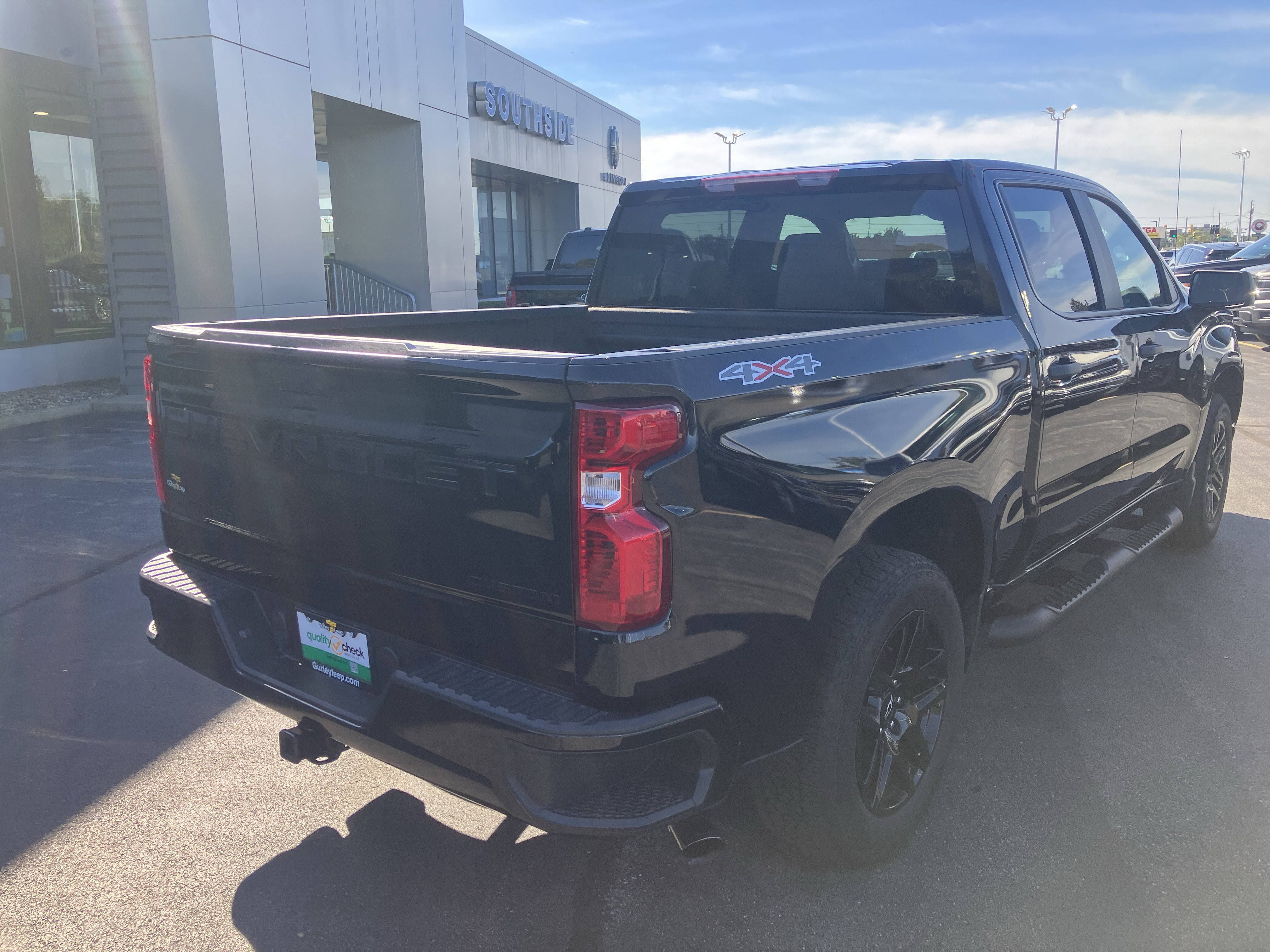 Used 2023 Chevrolet Silverado 1500 Custom w/ Rally Edition AWD/4WD image 7