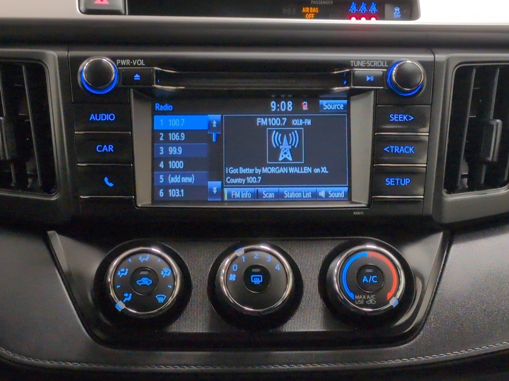 Used 2018 Toyota RAV4 LE image 14