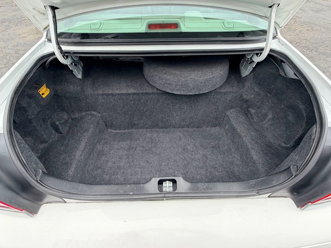 Used 2011 Ford Crown Victoria LX w/ Comfort Appearance Pkg RWD image 14