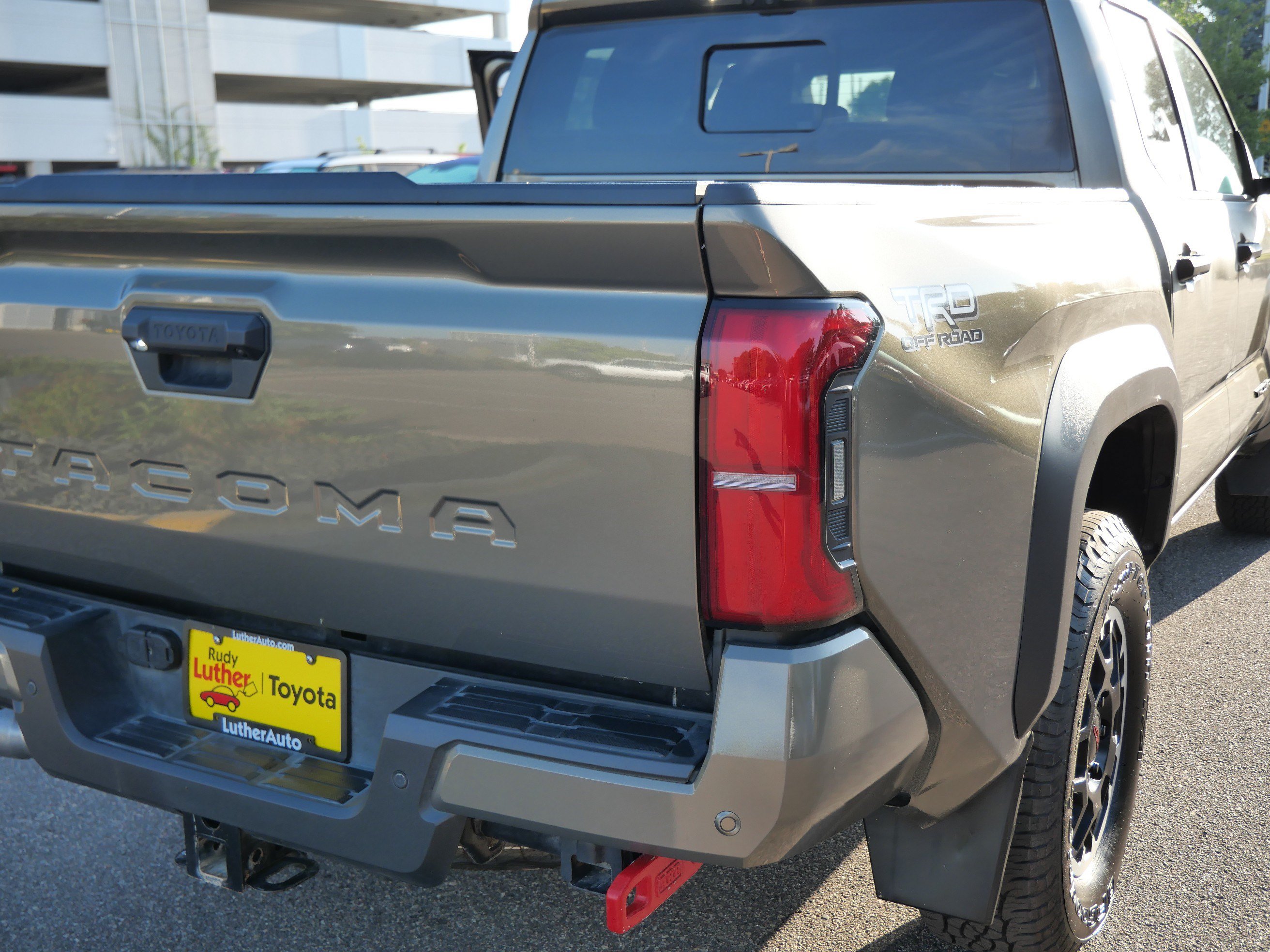 Used 2024 Toyota Tacoma TRD Off-Road w/ TRD Off Road Premium Package AWD/4WD image 17