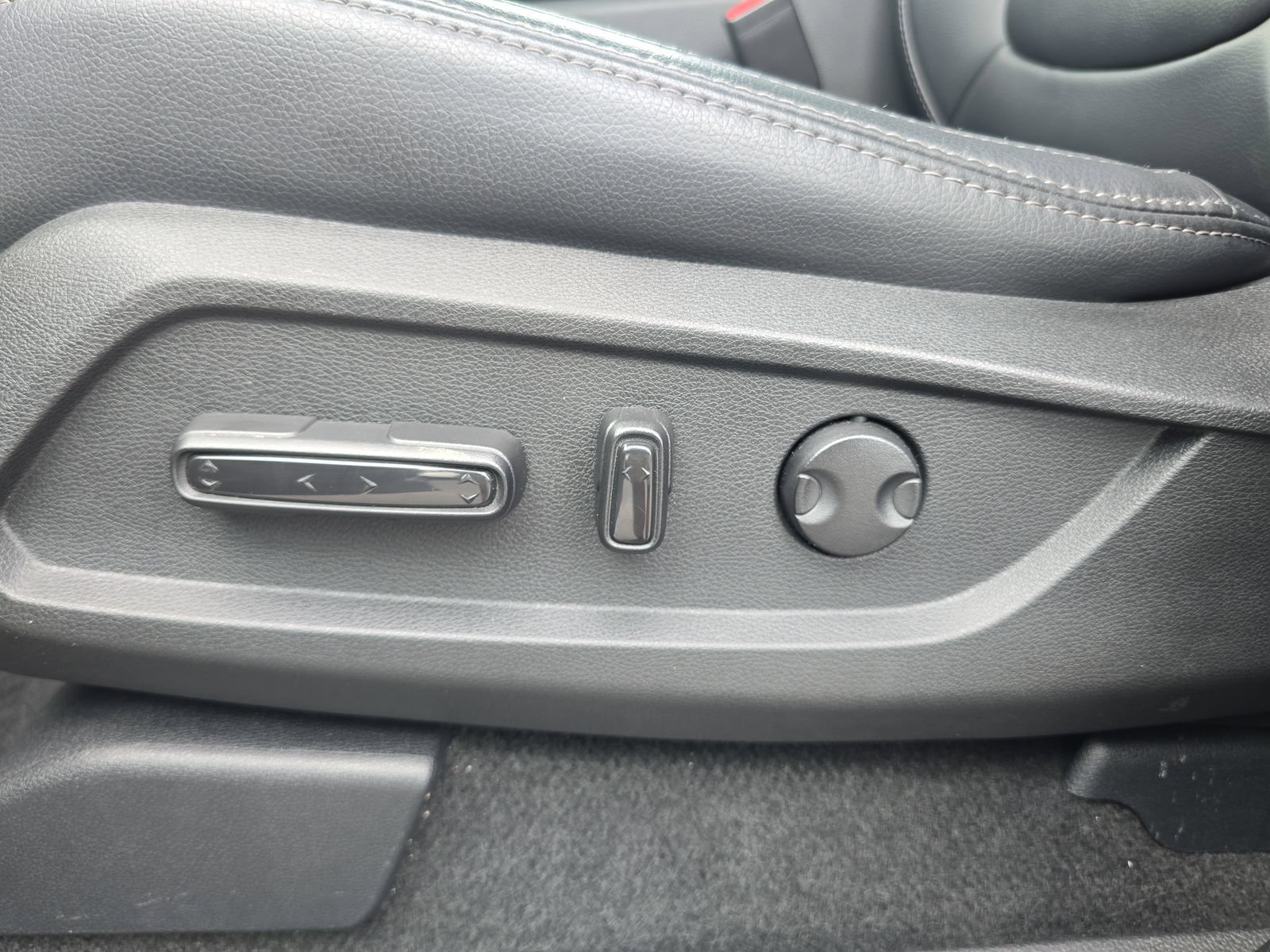 Certified 2025 Honda Pilot EX-L image 15