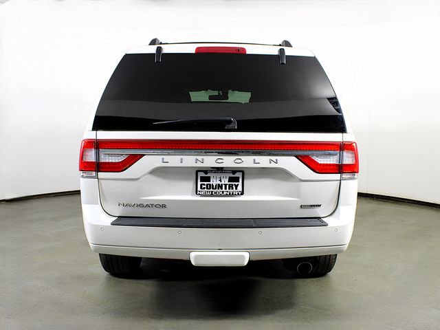 Used 2016 Lincoln Navigator Select image 6