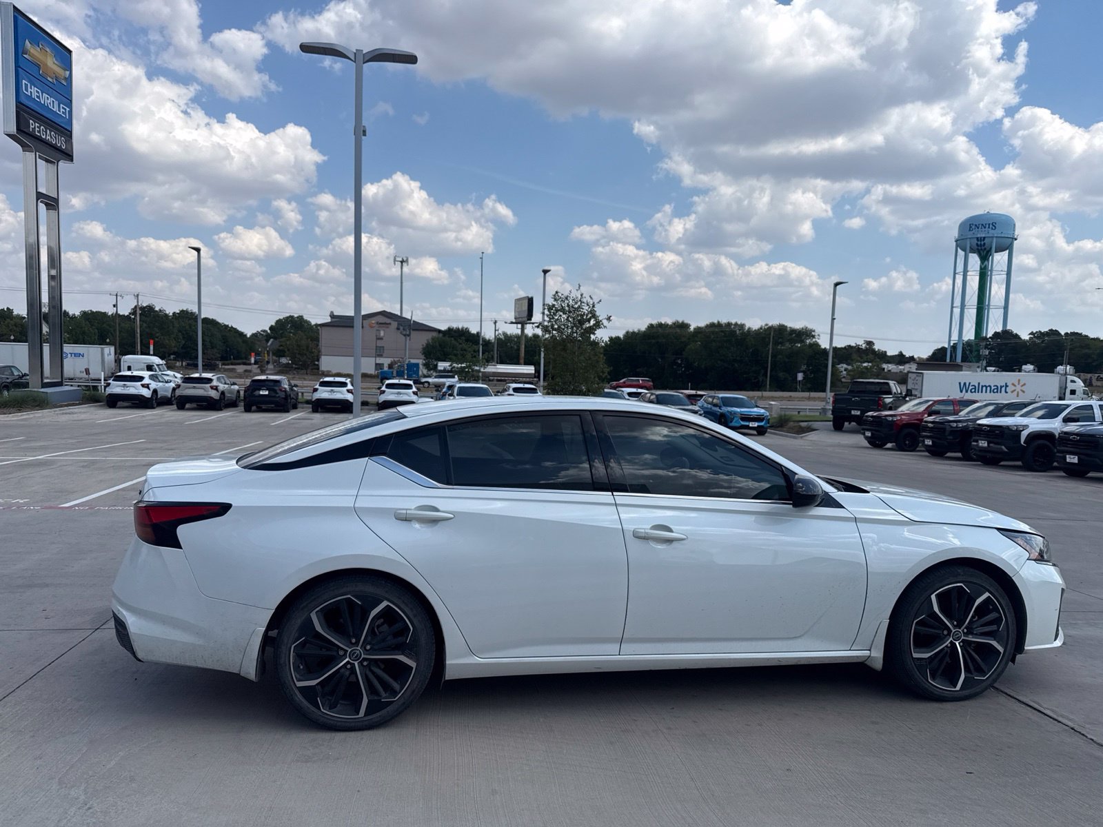 Used 2024 Nissan Altima 2.5 SR FWD image 6