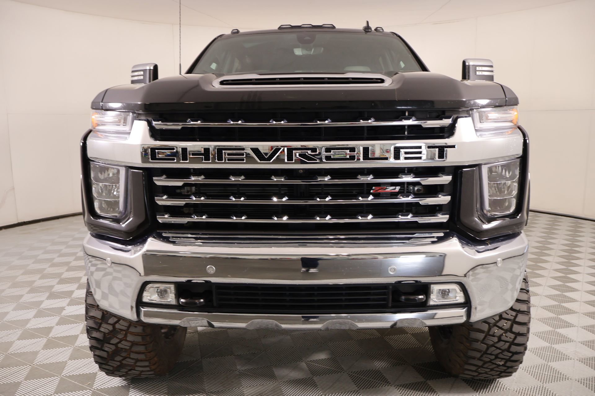 Used 2020 Chevrolet Silverado 2500 LTZ w/ LTZ Texas Edition image 9