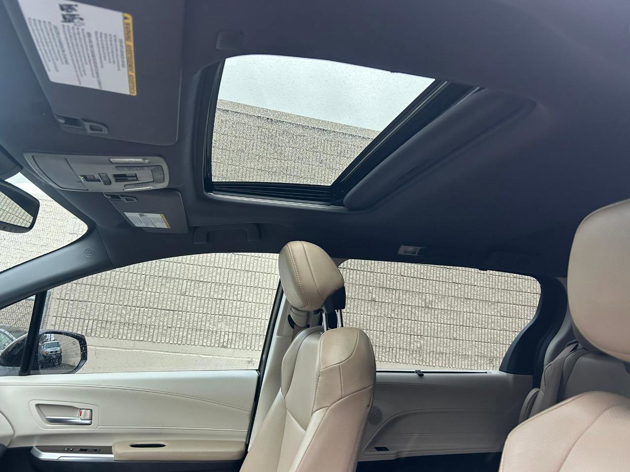 Used 2023 Toyota Sienna XLE w/ XLE Plus Package image 13