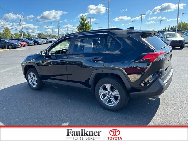 Used 2025 Toyota RAV4 XLE AWD/4WD image 14