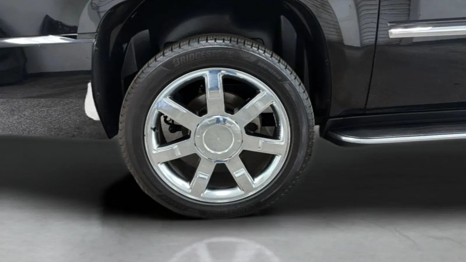 Used 2013 Cadillac Escalade ESV Luxury AWD/4WD image 26