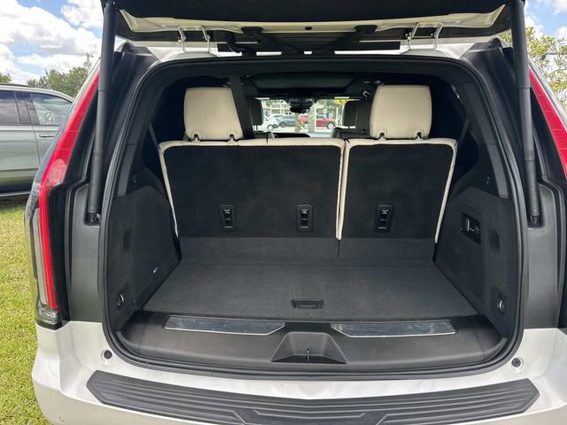 Used 2023 Cadillac Escalade Sport w/ Touring Package RWD image 9