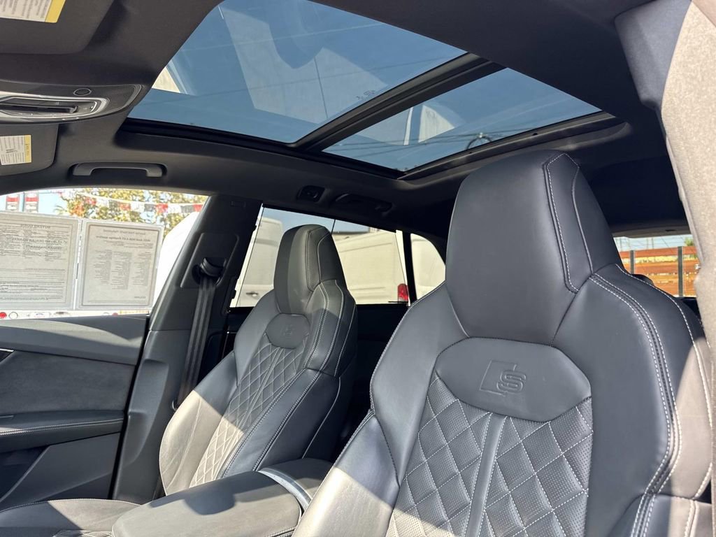 Used 2021 Audi SQ8 Prestige w/ Prestige Package image 19