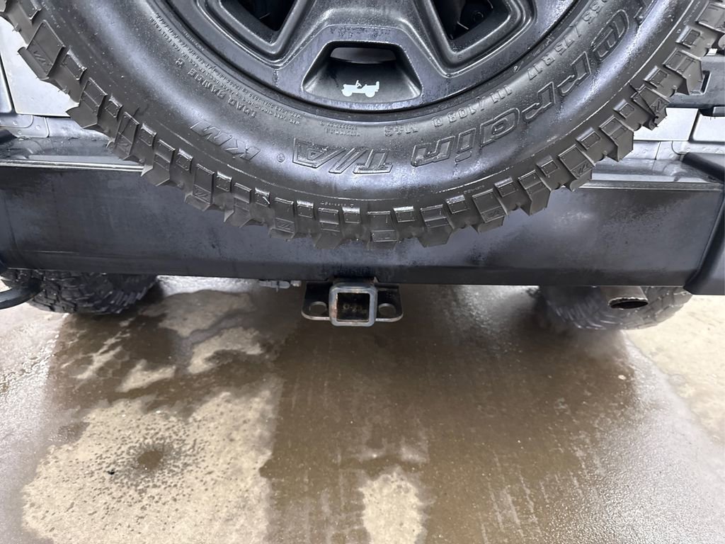 Used 2016 Jeep Wrangler Unlimited Willys image 12