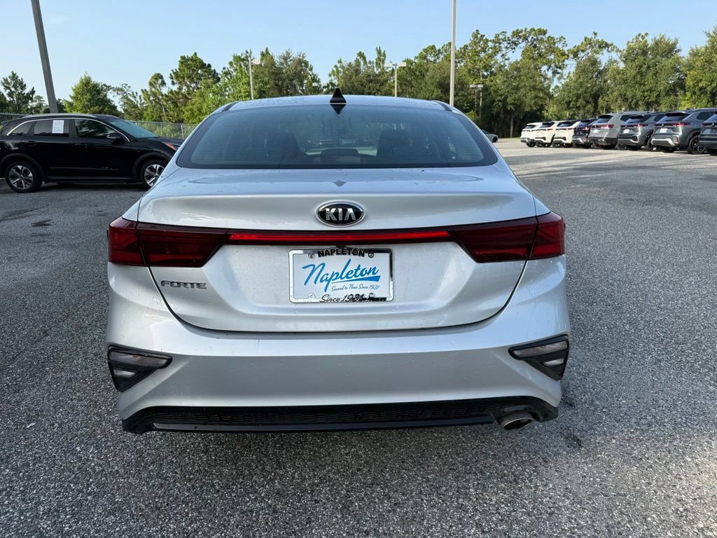 Used 2020 Kia Forte LXS FWD image 11