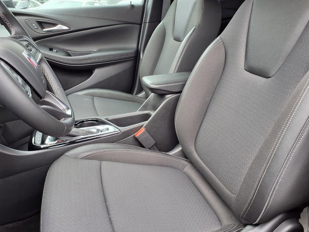 Used 2025 Buick Encore GX Preferred image 3