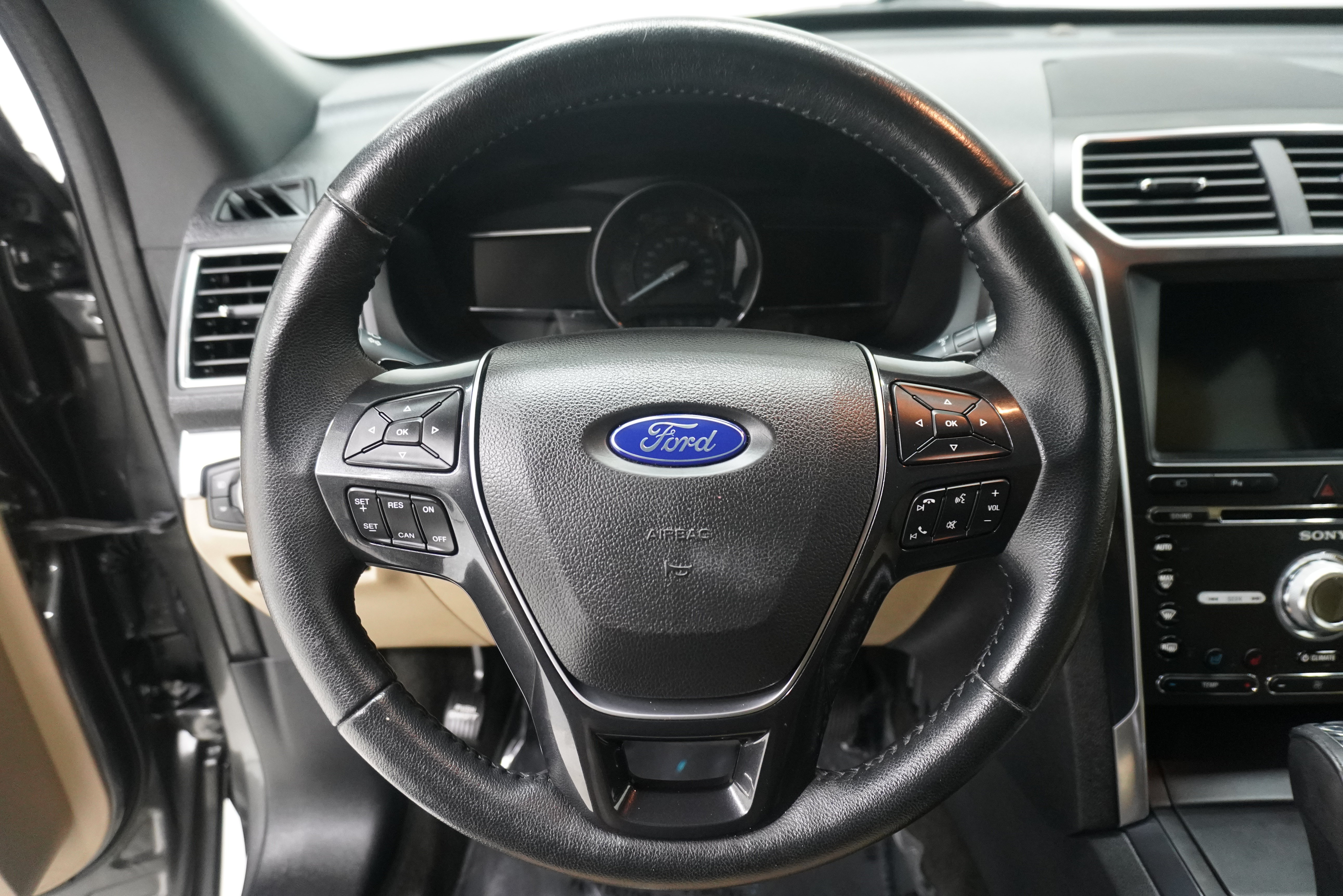 Used 2017 Ford Explorer Limited FWD image 19