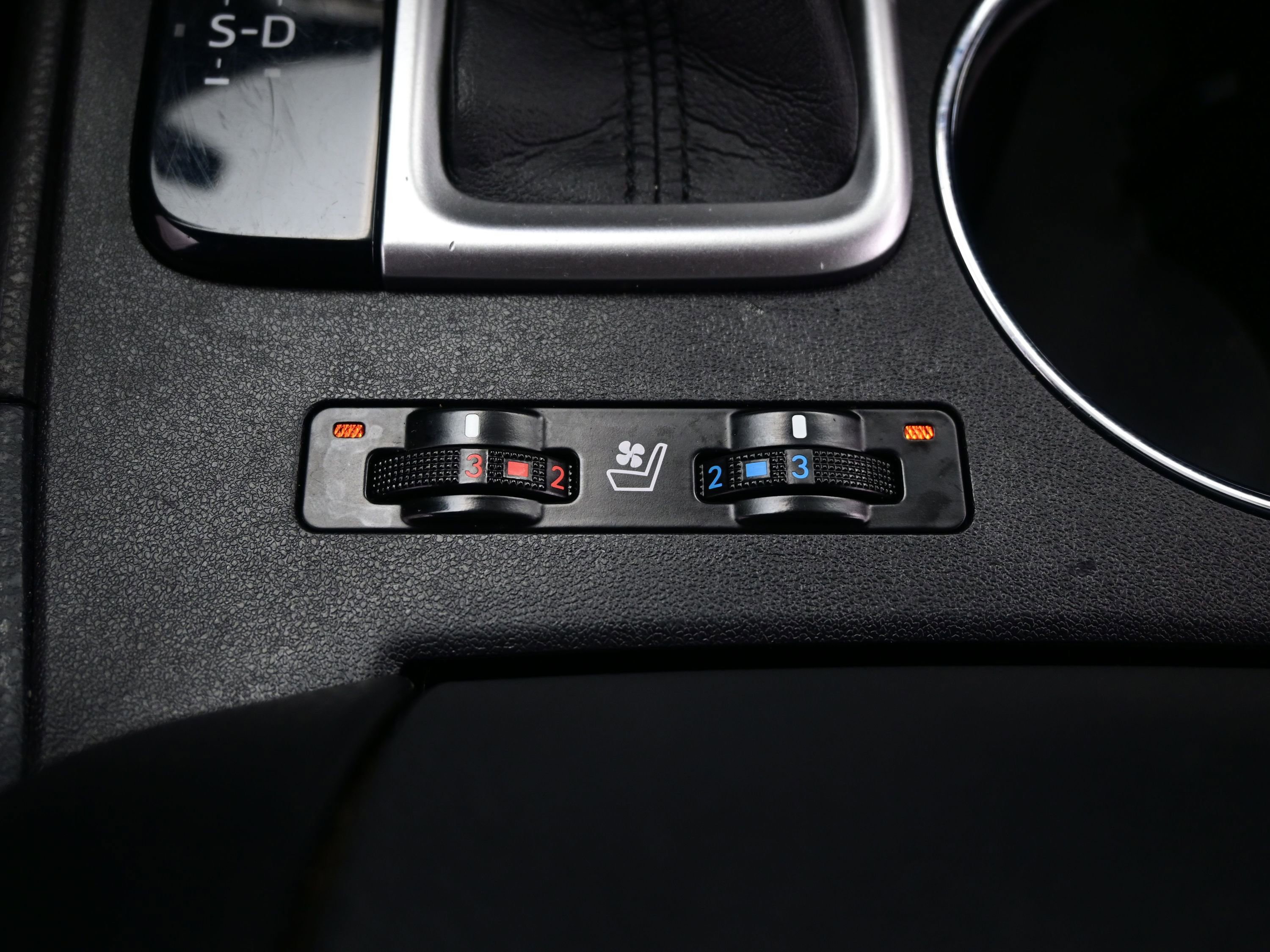 Used 2015 Toyota Highlander Limited image 23