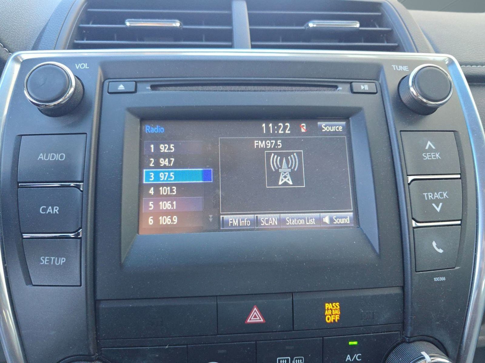 Used 2015 Toyota Camry LE image 23