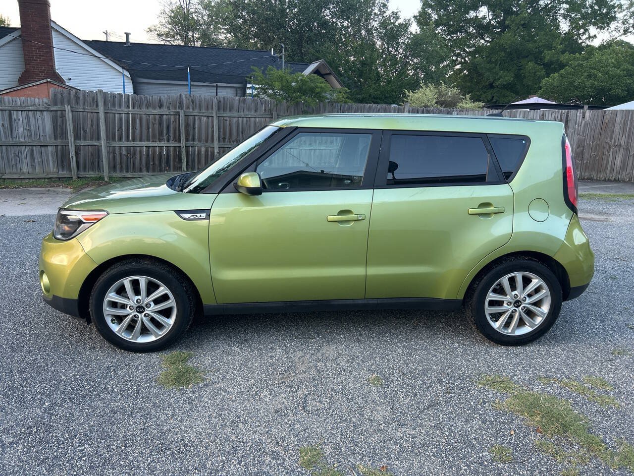 Used 2017 Kia Soul + FWD image 3