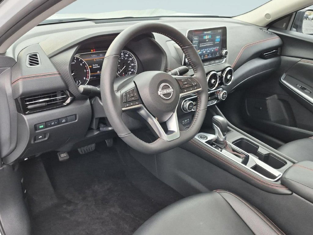 Used 2025 Nissan Sentra SR w/ SR Premium Package FWD image 14
