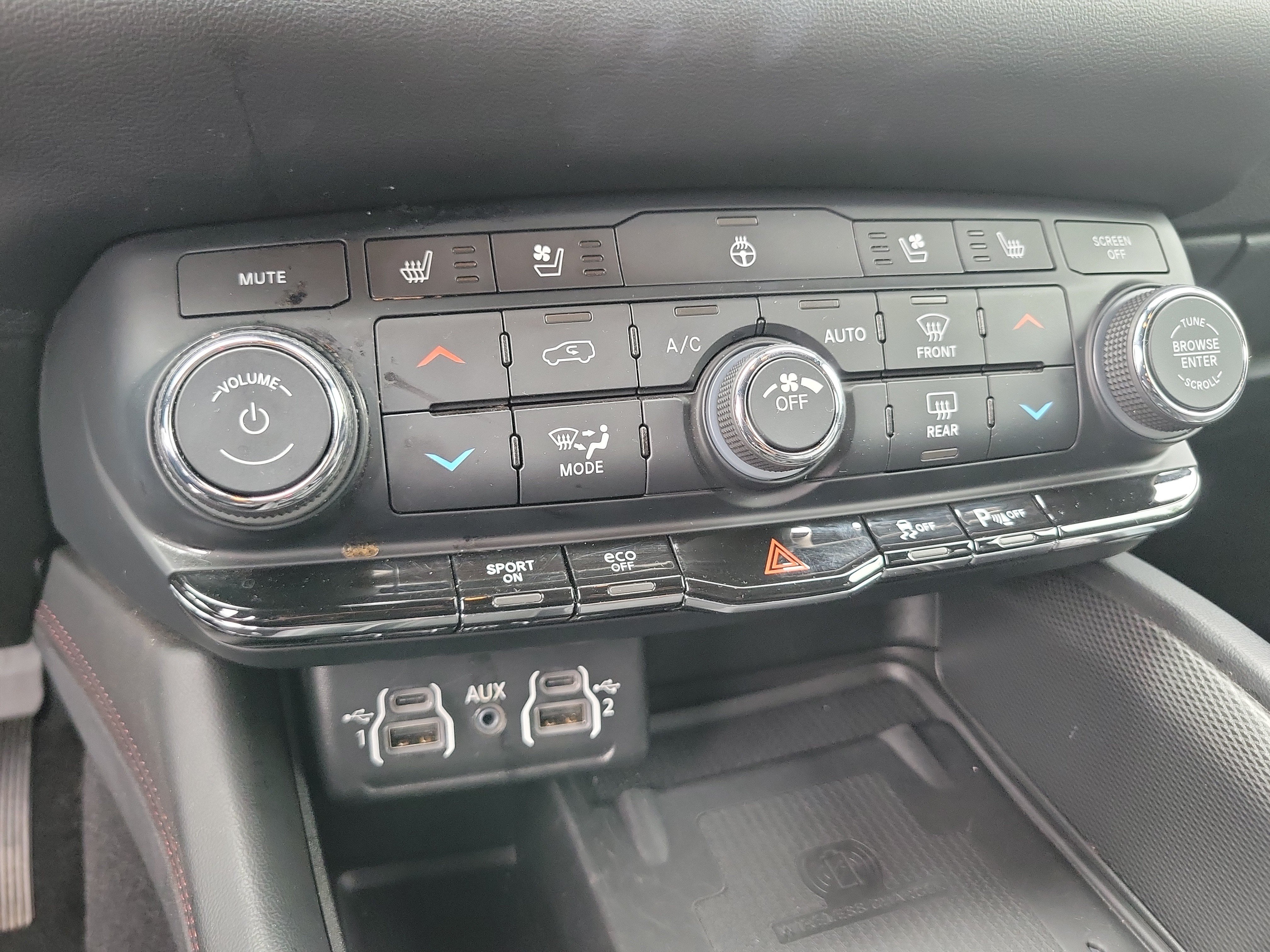 Used 2022 Dodge Durango R/T w/ Blacktop Package AWD/4WD image 33