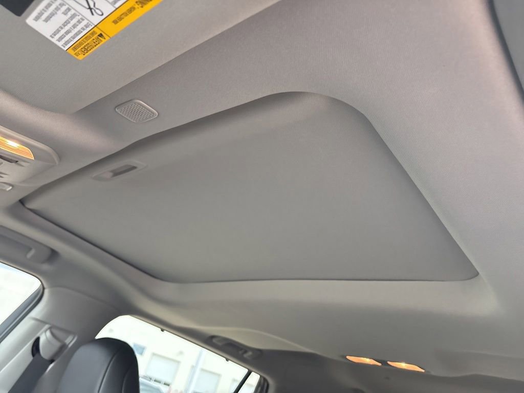 Used 2025 Toyota Highlander XLE AWD/4WD image 20