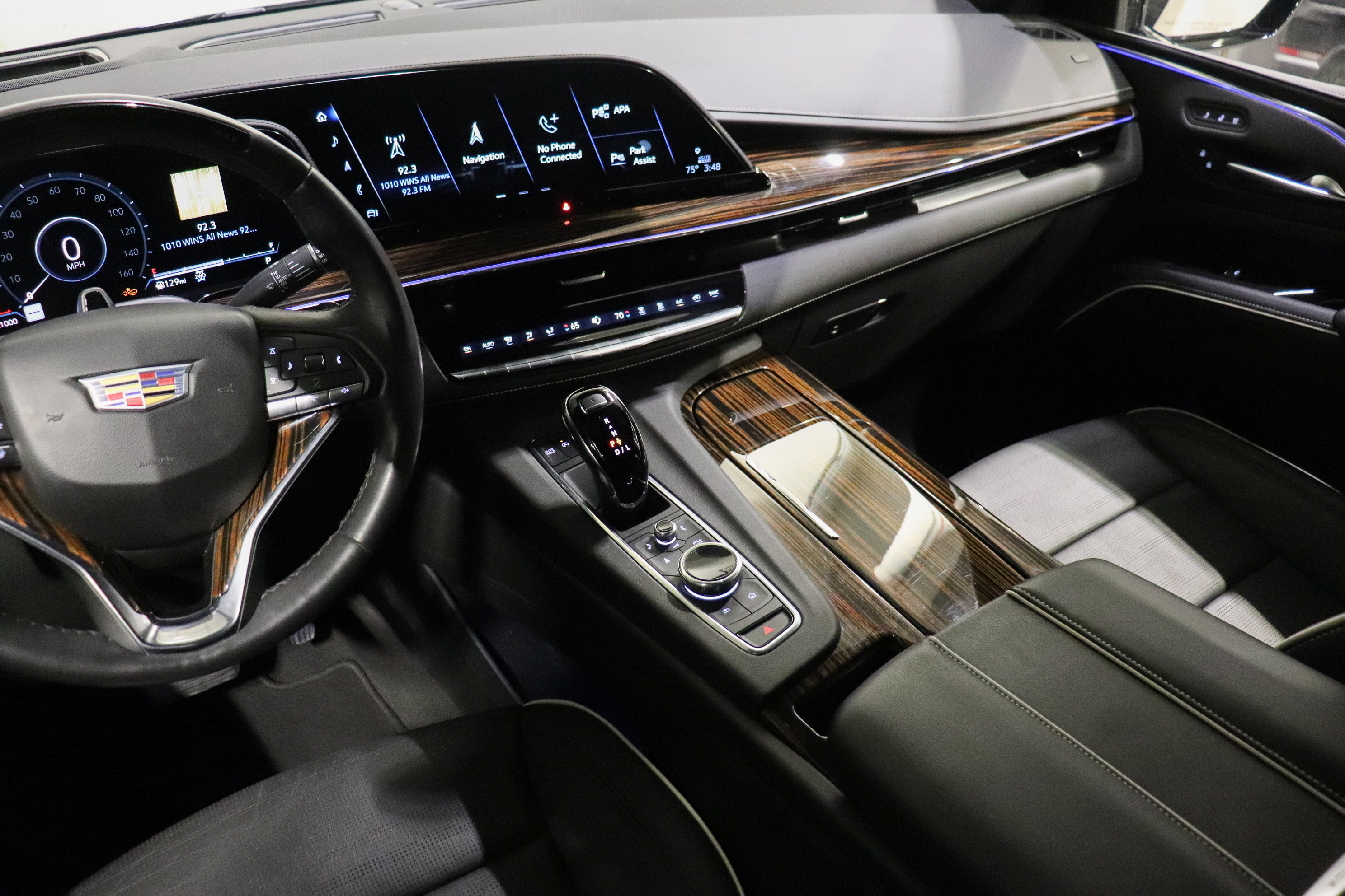 Used 2023 Cadillac Escalade ESV Premium Luxury image 27