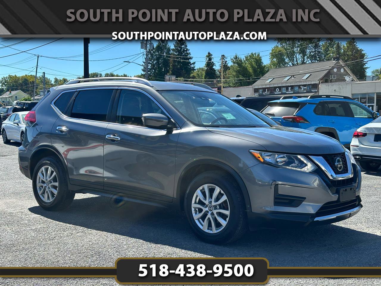 Used 2020 Nissan Rogue SV image 1
