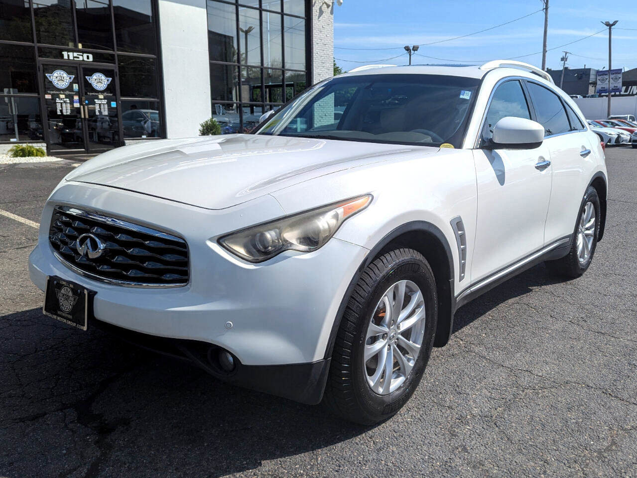 Used 2010 INFINITI FX35 AWD w/ Navigation Pkg image 2