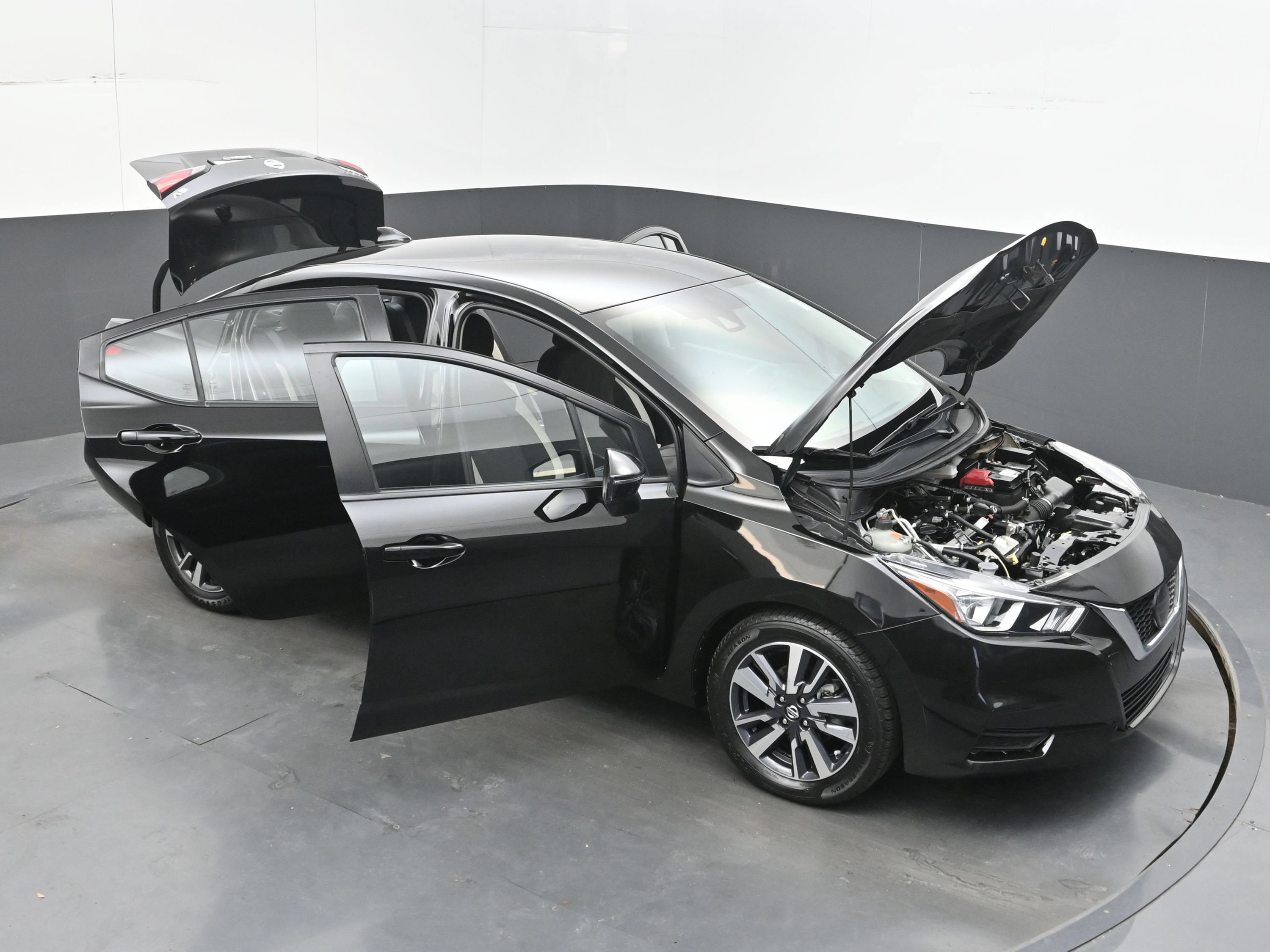 Used 2021 Nissan Versa SV FWD image 38