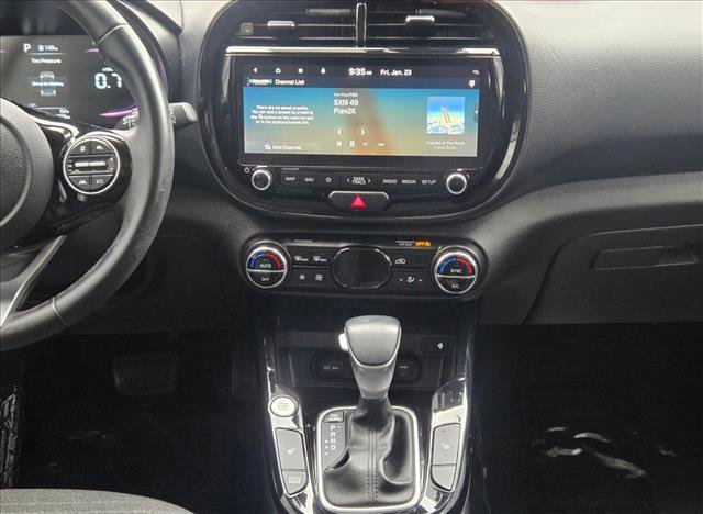 Used 2023 Kia Soul EX image 16